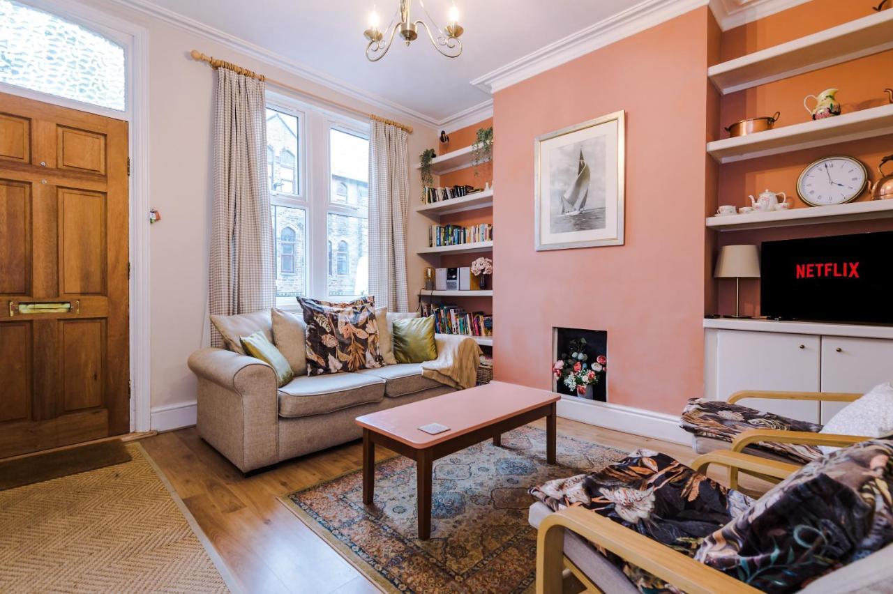 Cosy House With Garden & Parking, Sheffield Villa Eksteriør billede