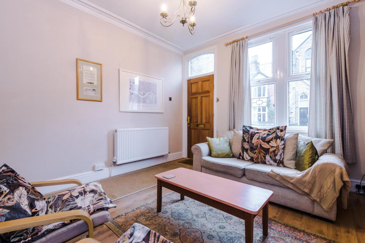 Cosy House With Garden & Parking, Sheffield Villa Eksteriør billede