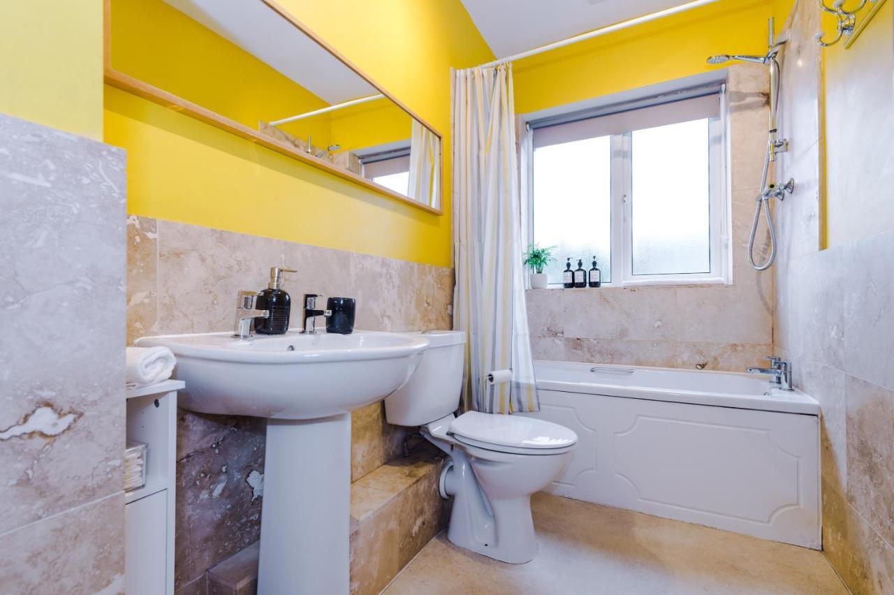 Cosy House With Garden & Parking, Sheffield Villa Eksteriør billede